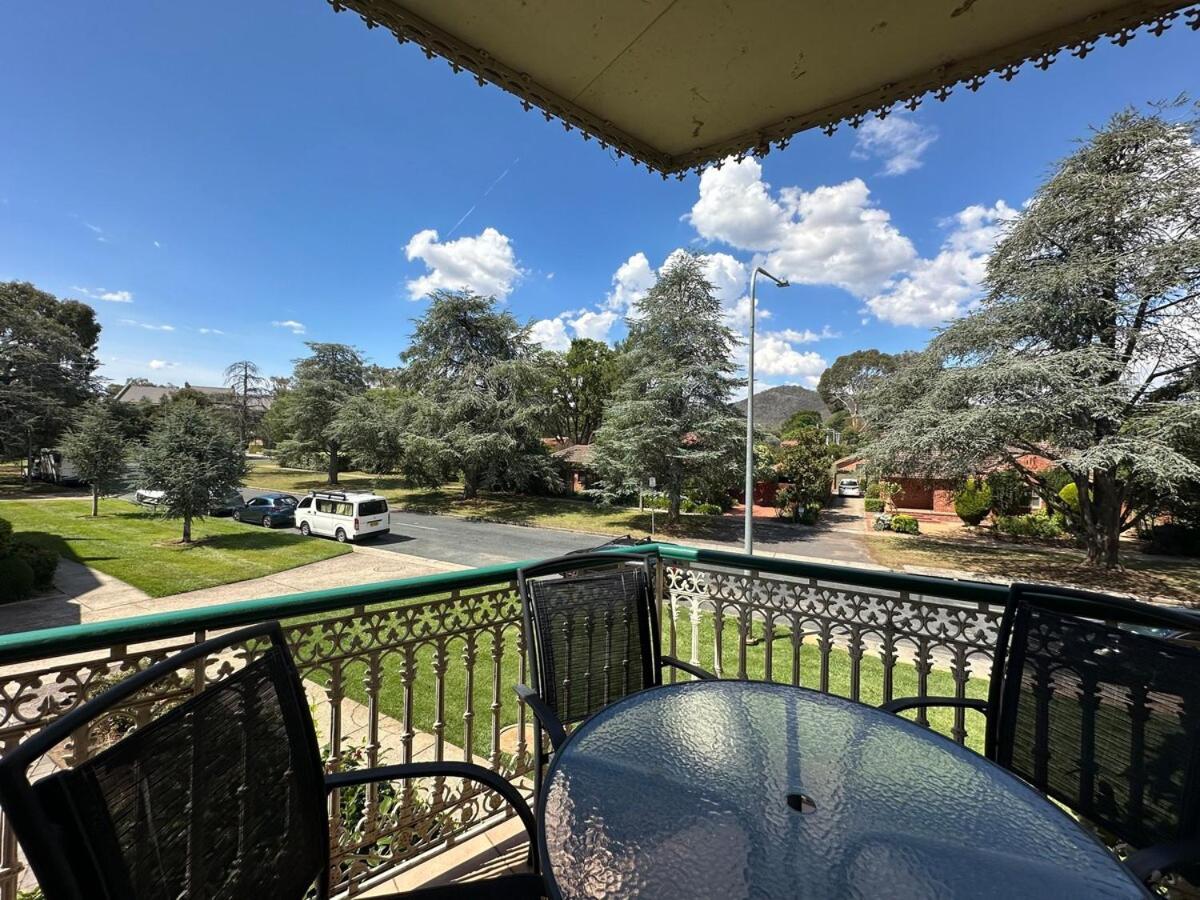 Executive 4br 3bath Entire In Heart Of The & Parking *