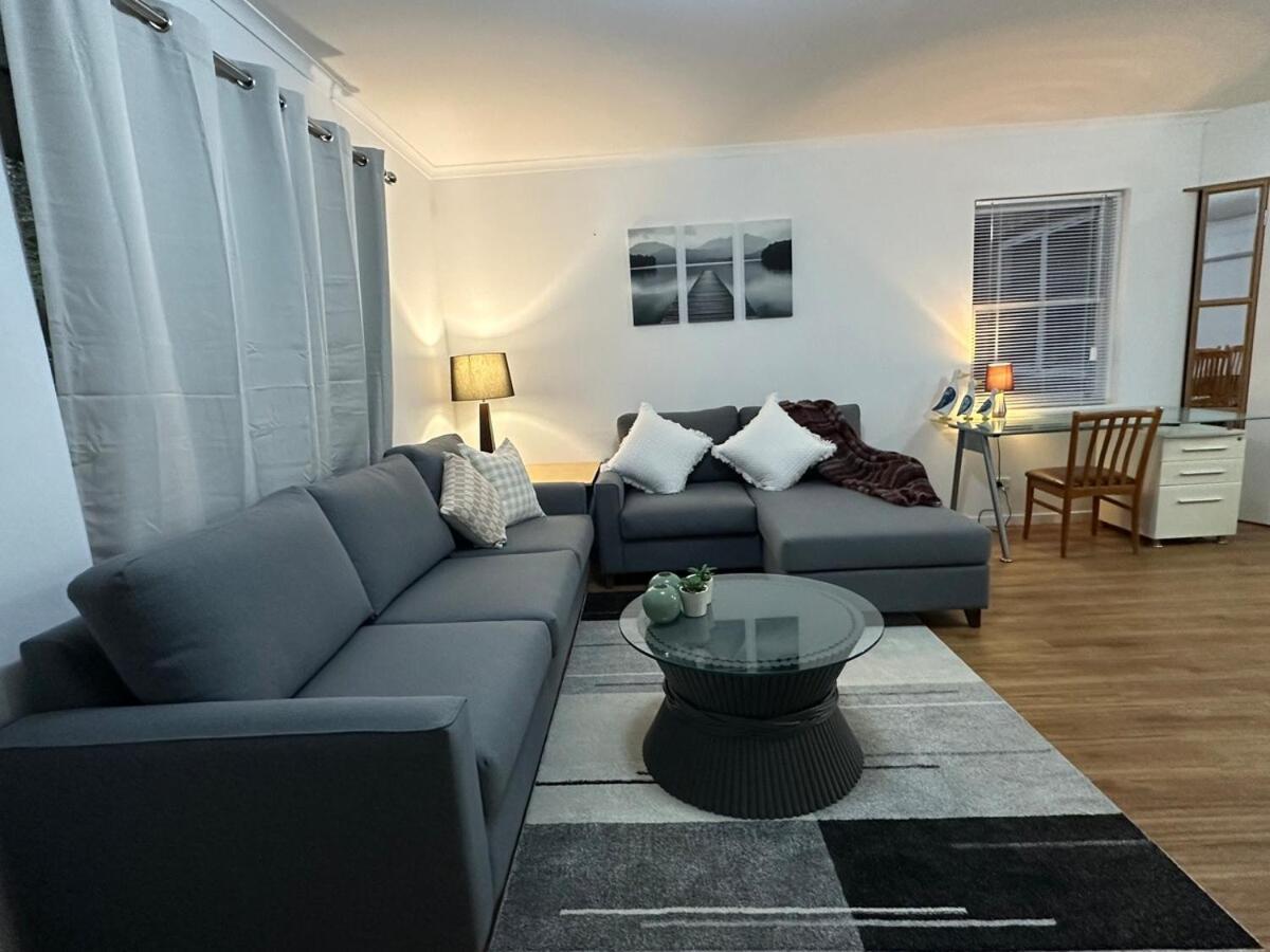 Executive 4br 3bath Entire In Heart Of The & Parking Apartment *