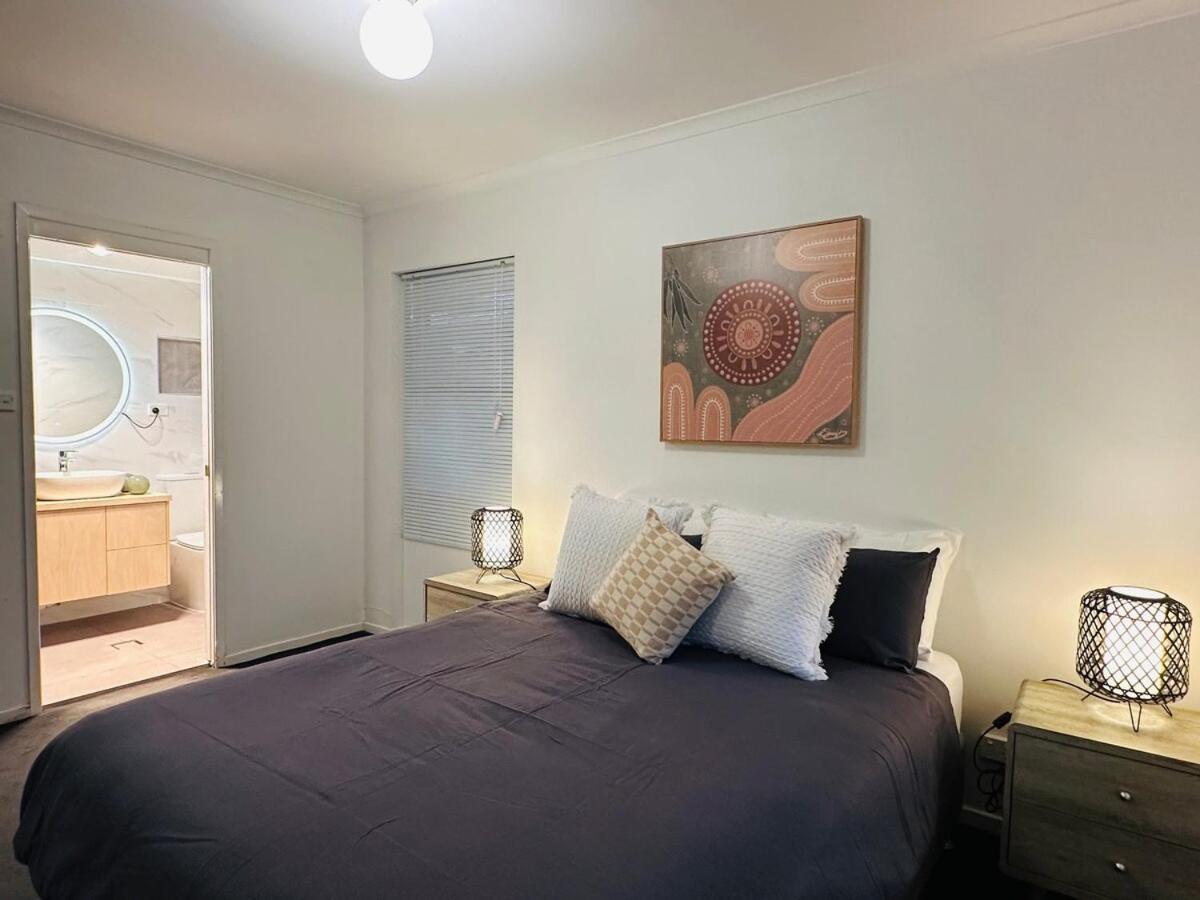 Apartment Executive 4br 3bath Entire In Heart Of The & Parking *