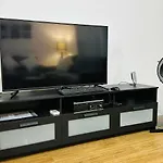 Executive 4Br 3Bath Entire Apartment In Heart Of The City & Parking