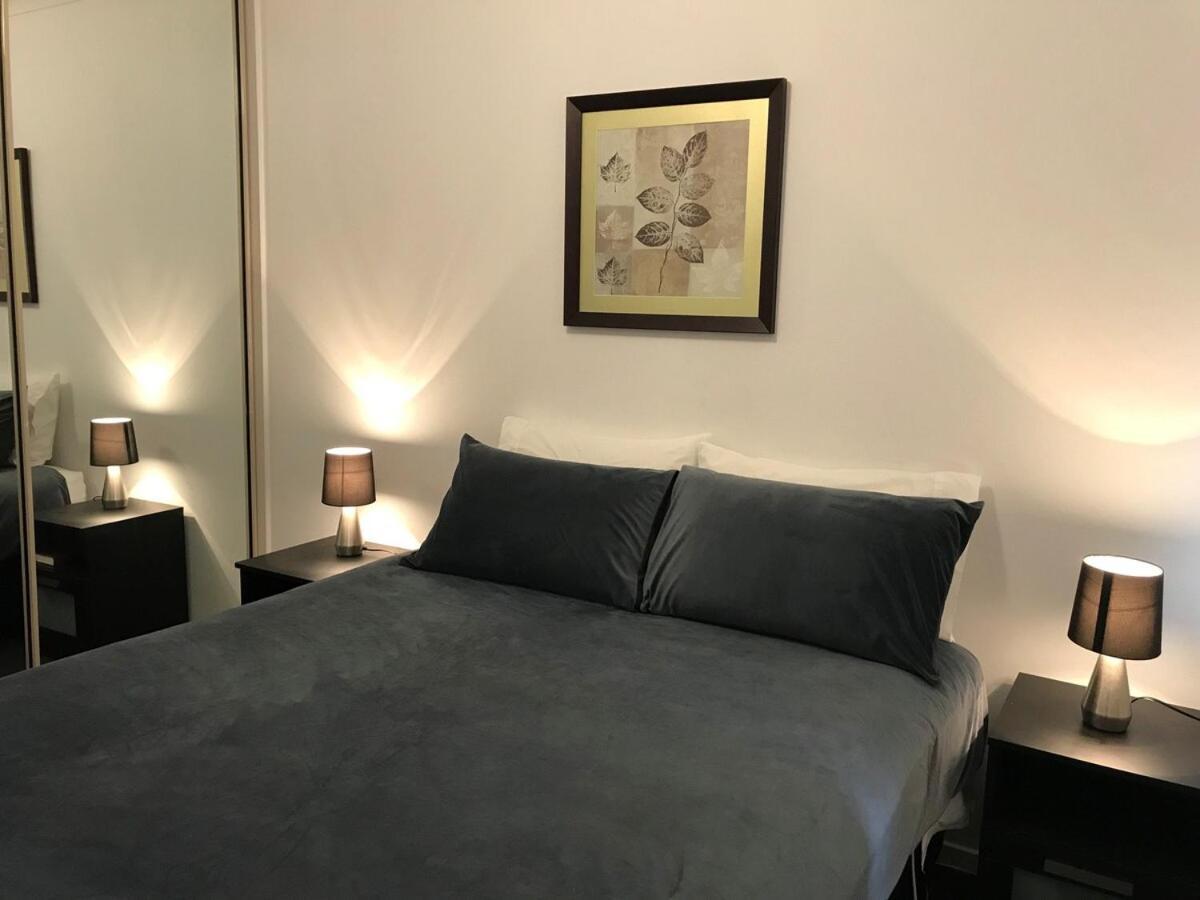 Executive 4br 3bath Entire In Heart Of The & Parking Apartment *