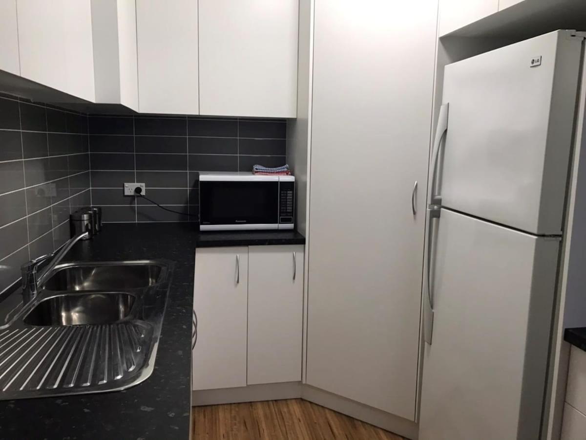 Executive 4br 3bath Entire In Heart Of The & Parking Apartment *