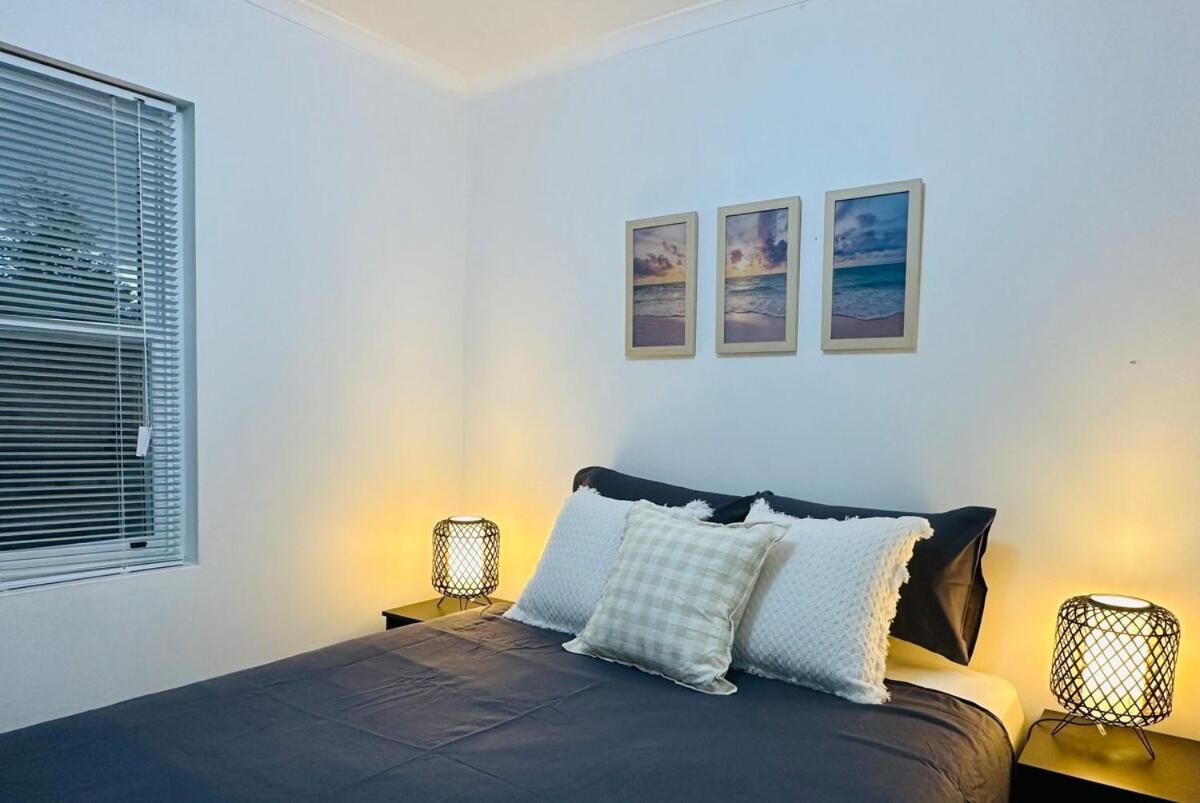Executive 4br 3bath Entire In Heart Of The & Parking Canberra