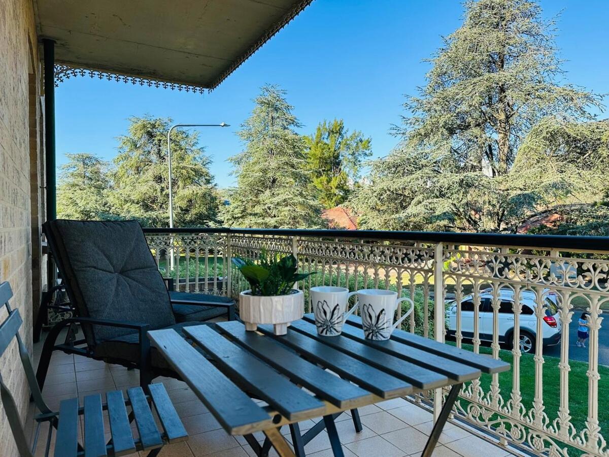 Executive 4br 3bath Entire In Heart Of The & Parking Canberra
