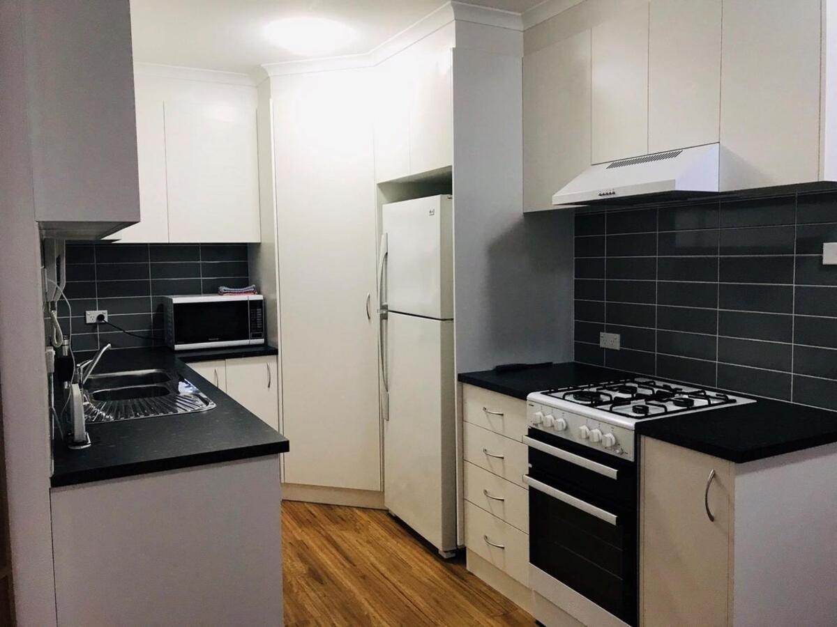 Apartment Executive 4br 3bath Entire In Heart Of The & Parking