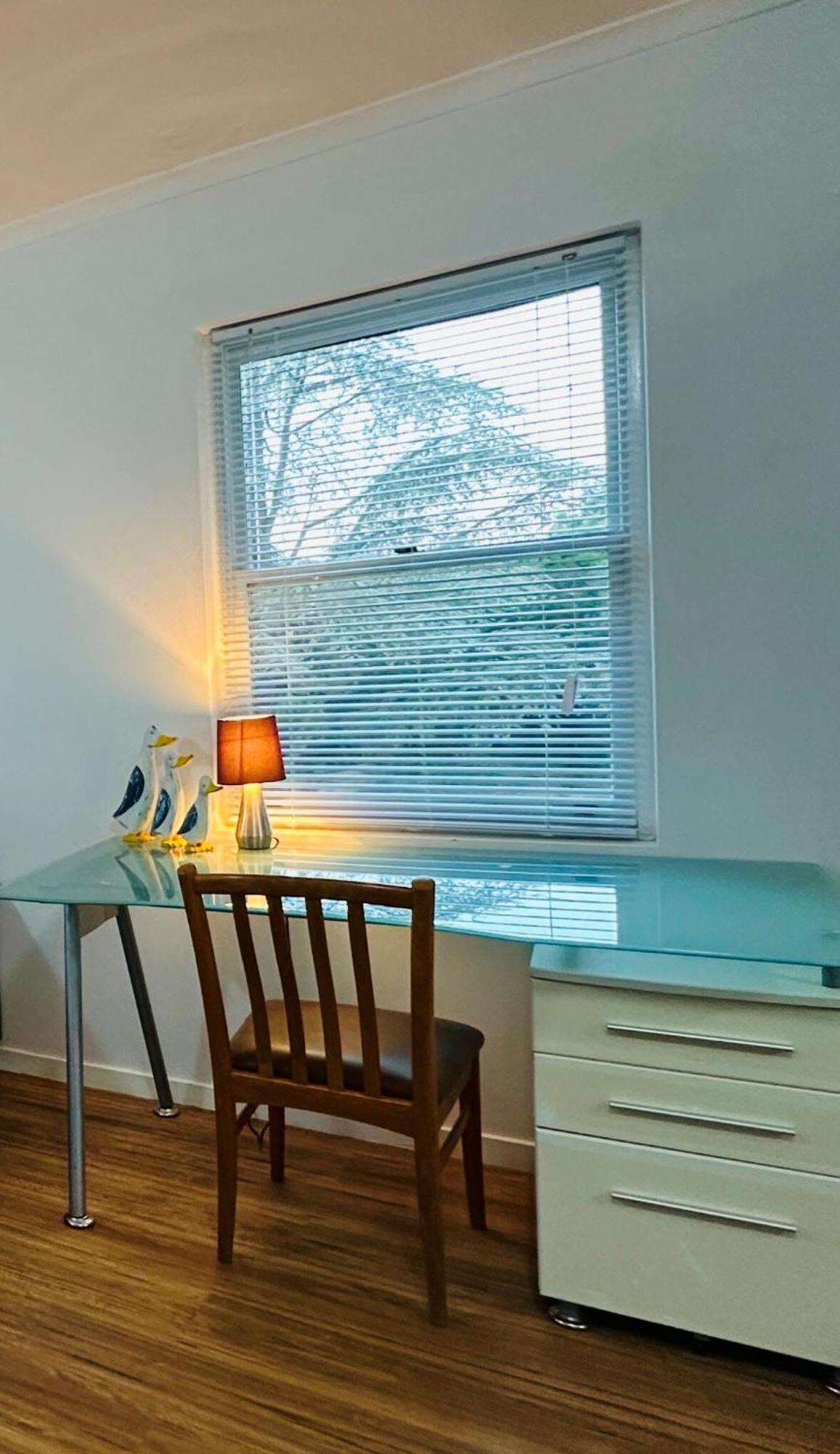 Executive 4br 3bath Entire In Heart Of The & Parking *