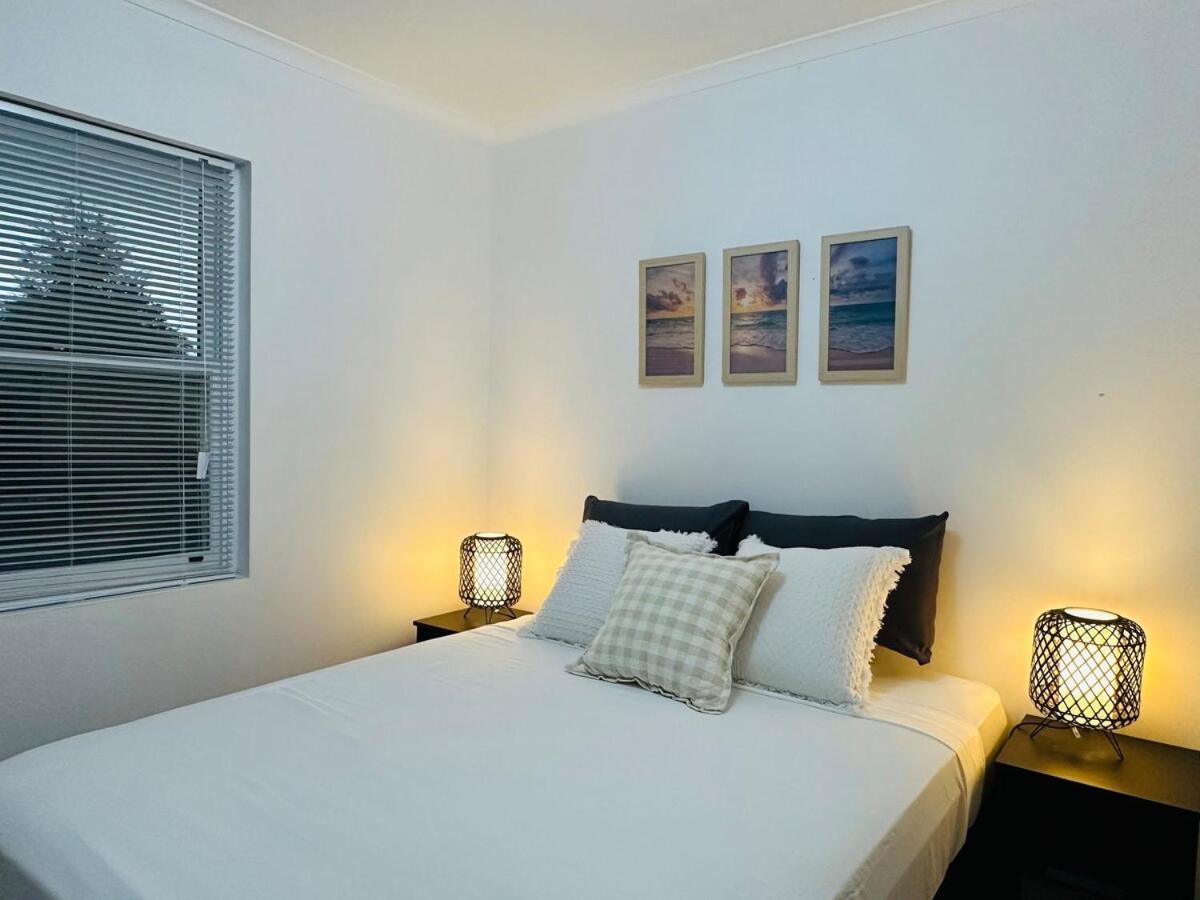 Executive 4br 3bath Entire In Heart Of The & Parking * Canberra