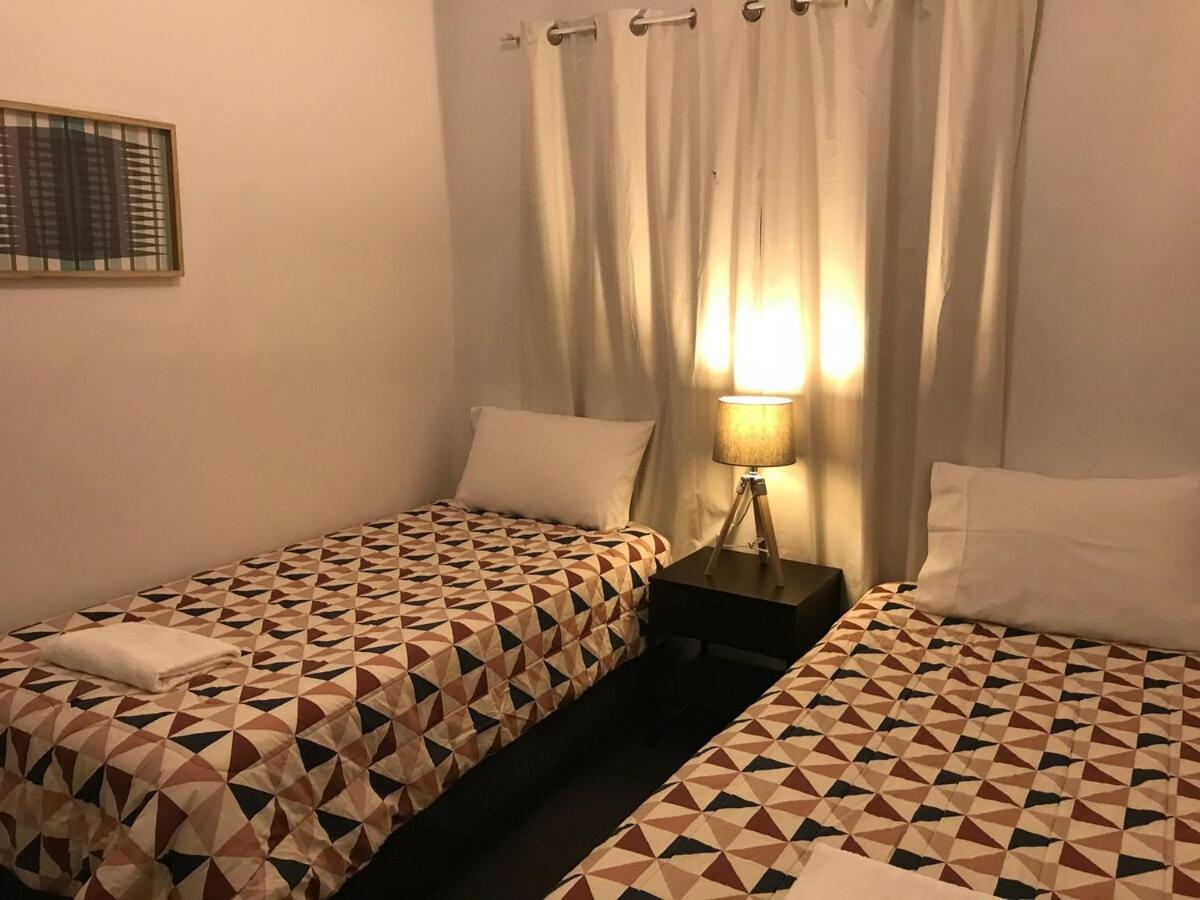 Executive 4br 3bath Entire In Heart Of The & Parking Apartment *