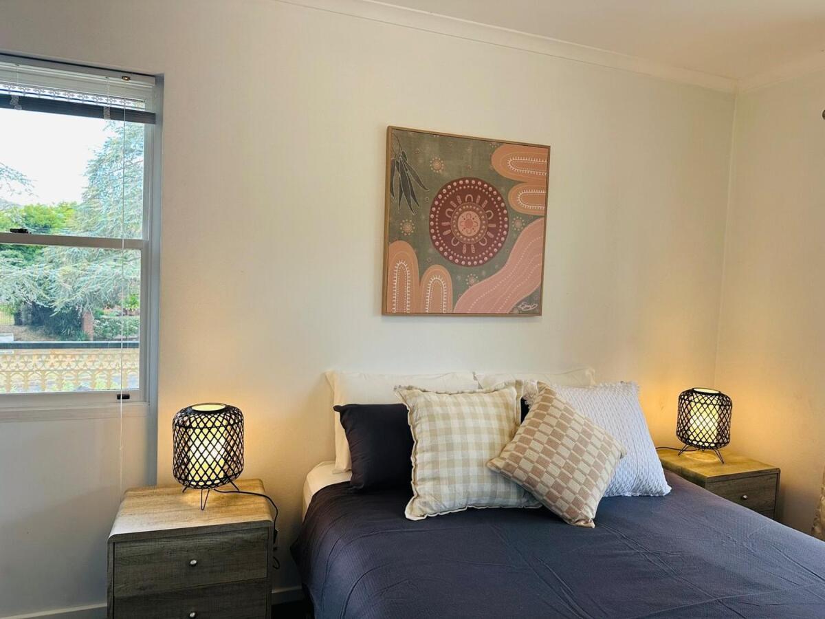 Apartment Executive 4br 3bath Entire In Heart Of The & Parking *