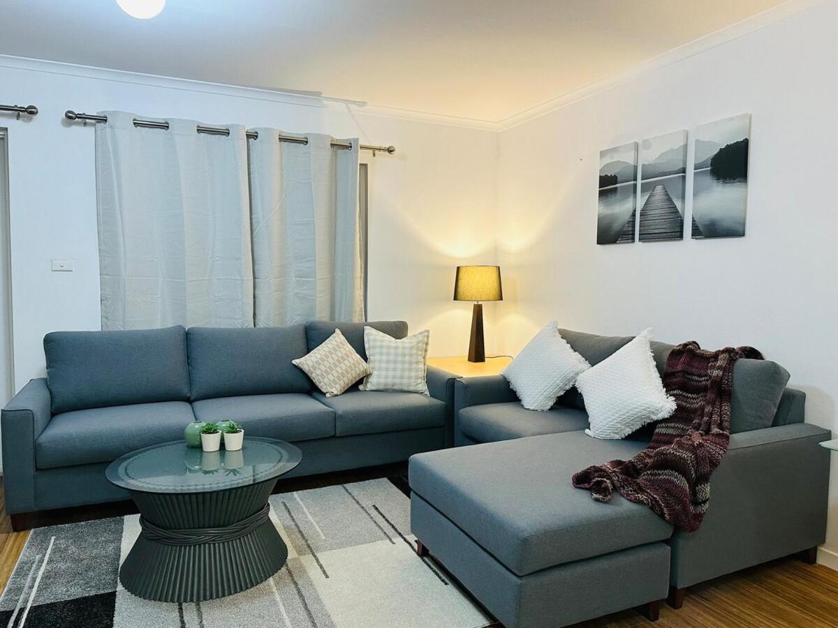 Apartment Executive 4br 3bath Entire In Heart Of The & Parking