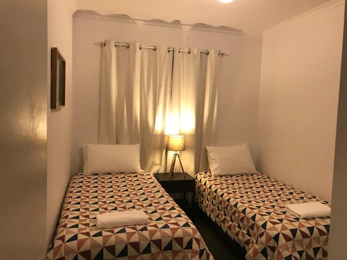 Executive 4br 3bath Entire In Heart Of The & Parking Canberra