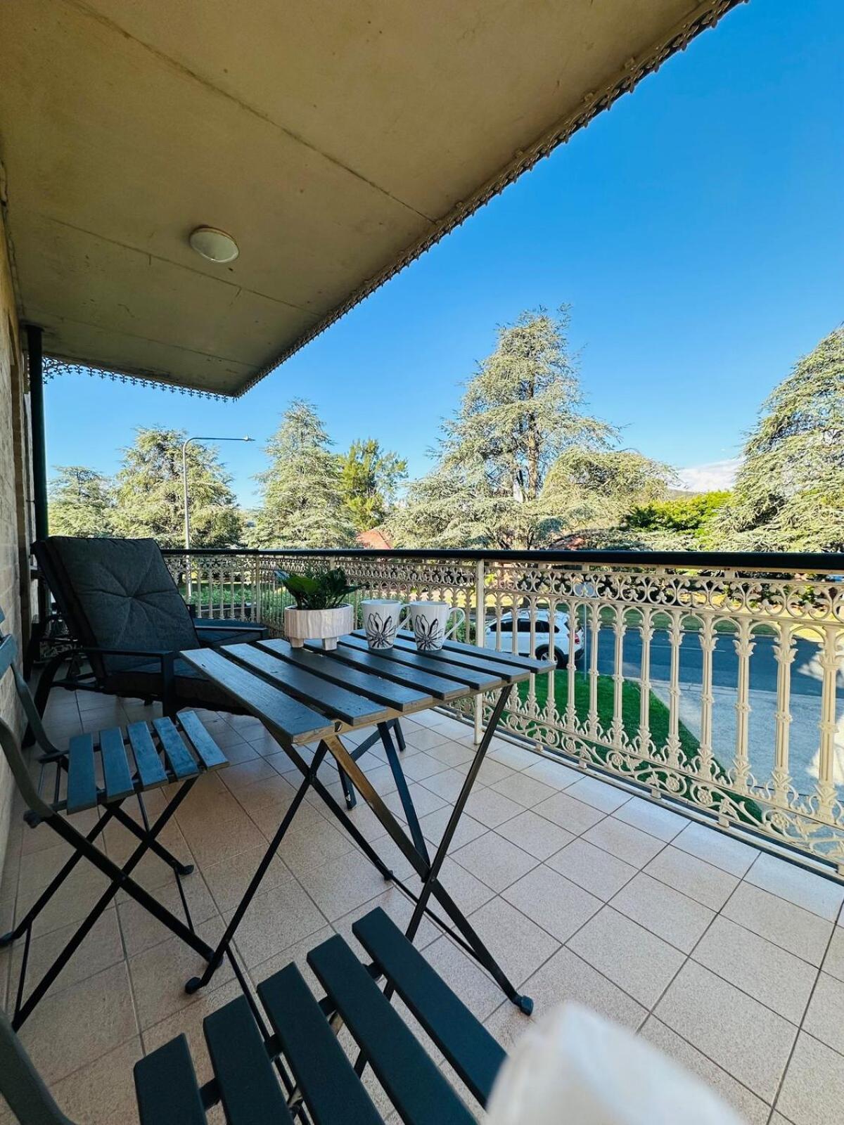 Apartment Executive 4br 3bath Entire In Heart Of The & Parking